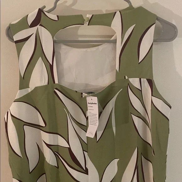 Leaf Pattern Sleeveless Mini Dress - Picture 5 of 7